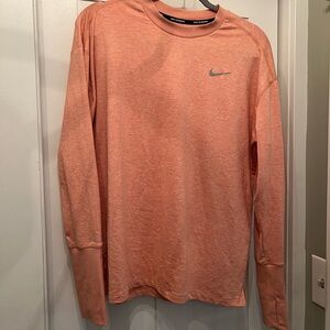 Nike women’s peach Long Sleeve Shirt